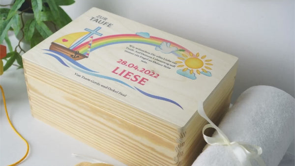 Personalisierte Erinnerungsbox als Taufgeschenk - Nach der Sintflut - Natur, FSC® | Erinnerungskiste Geschenk für Taufkind von Taufpaten, Oma und Opa.